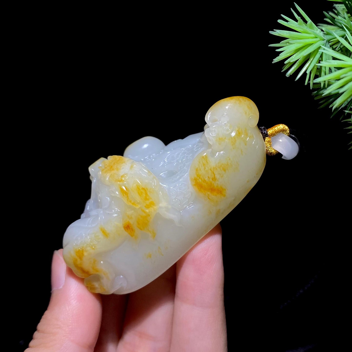和田玉籽料龙行天下(81.1g)
