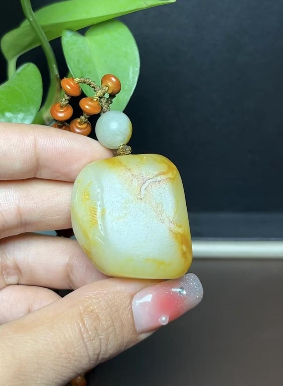 新疆和田玉籽料宝宝佛(58.6g)