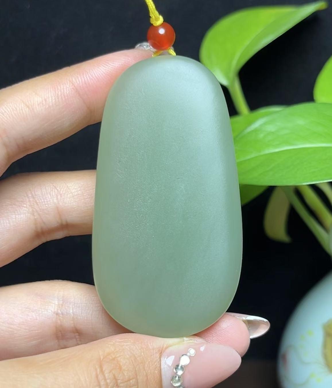 和田玉湖水绿龙牌