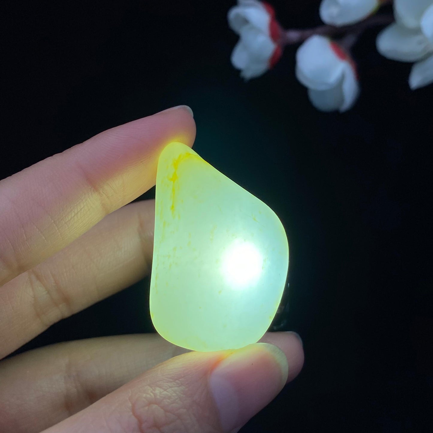 和田玉洒金皮籽料原石(15.8g)