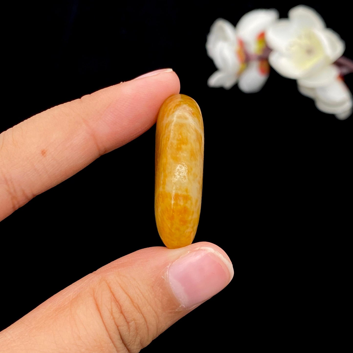 和田玉满洒金皮籽料吊坠籽(14.4g)