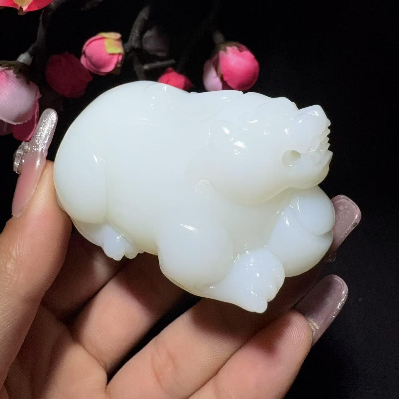 和田玉白玉手把件貔貅(129.1g)