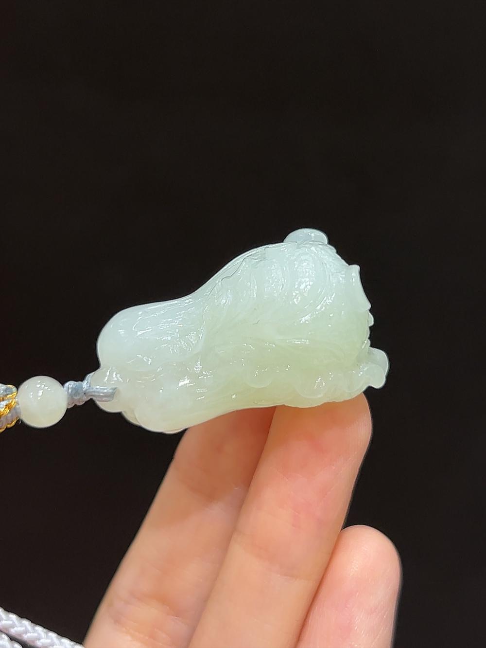 和田玉带翠百财(22.0g)