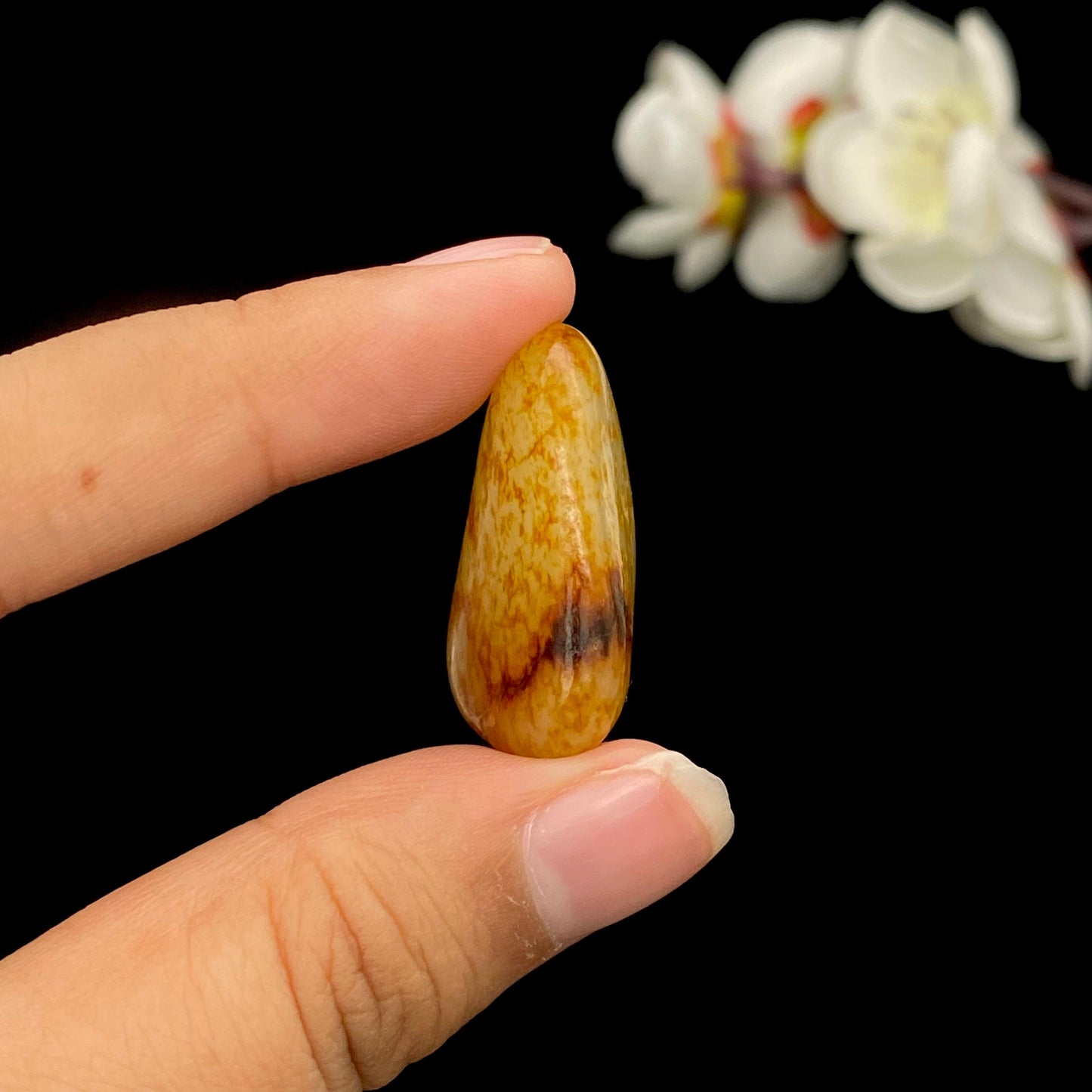 和田玉满洒红皮籽料吊坠籽(11.8g)