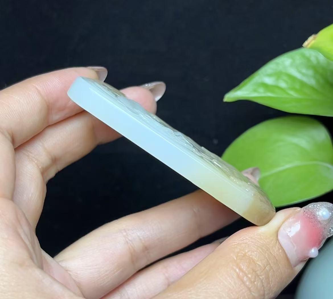 新疆和田玉且末糖三色特色料龙牌(50.7g)