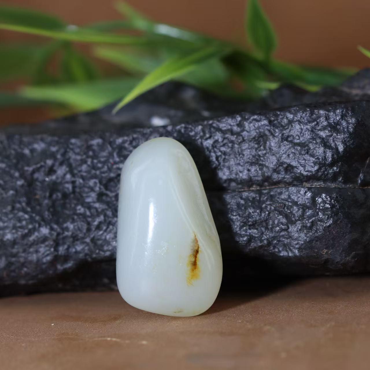 和田玉籽料原石(12.5g)