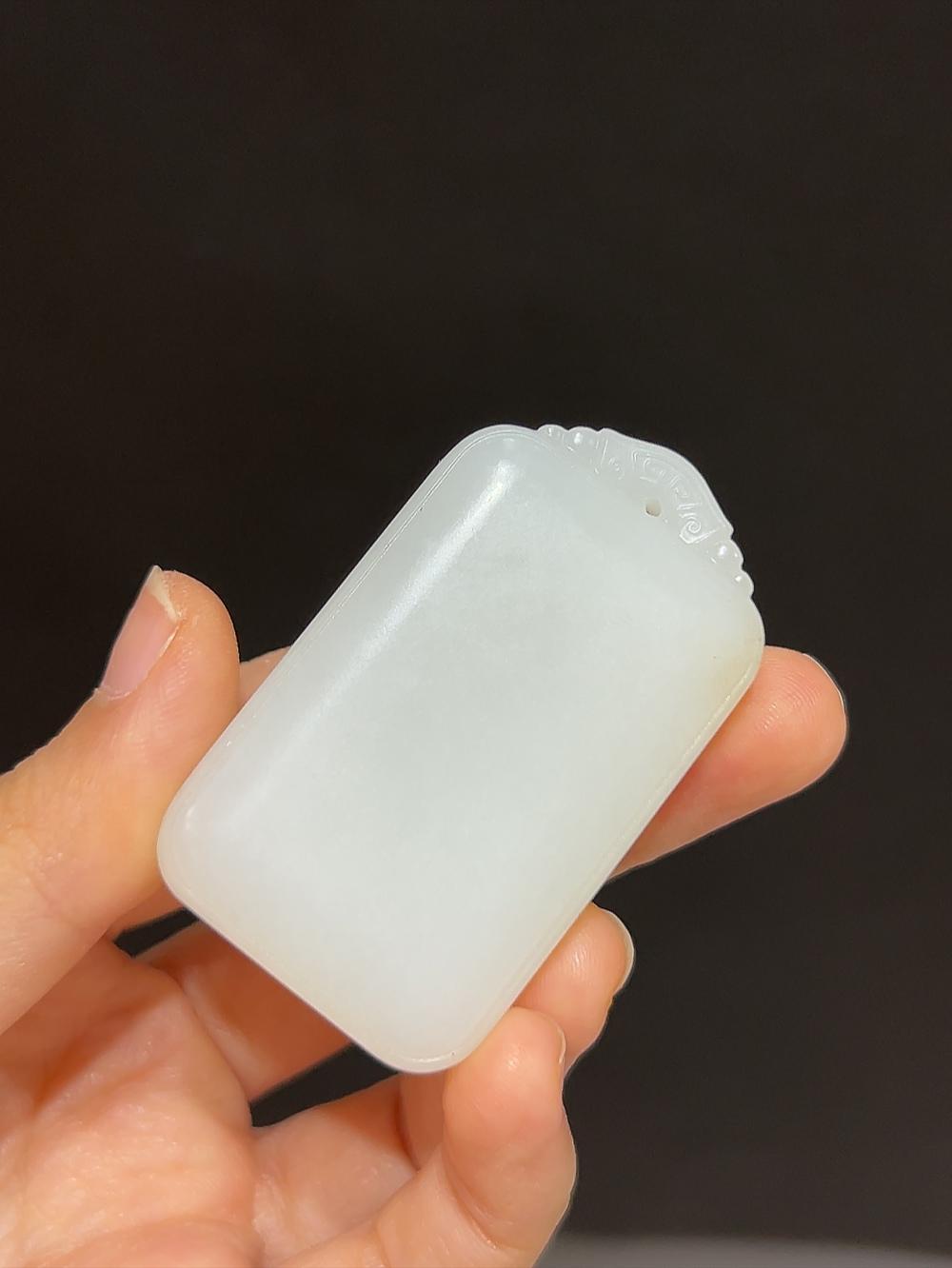 和田玉且末料羊脂玉平安无事牌(40.2g)