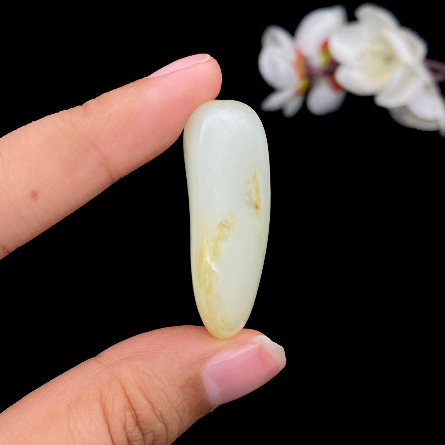 和田玉黄皮籽料挂件(19.6g)