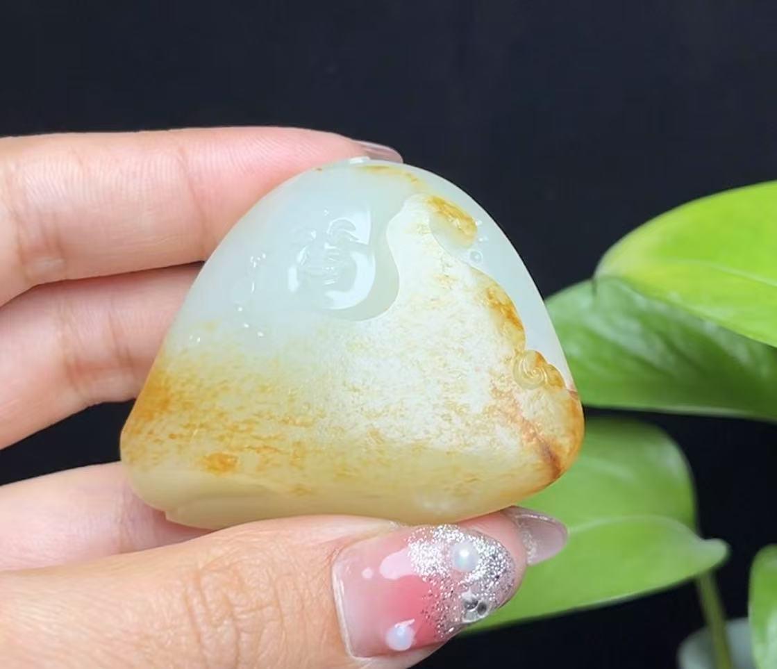 新疆和田玉籽料佛公(61.2g)
