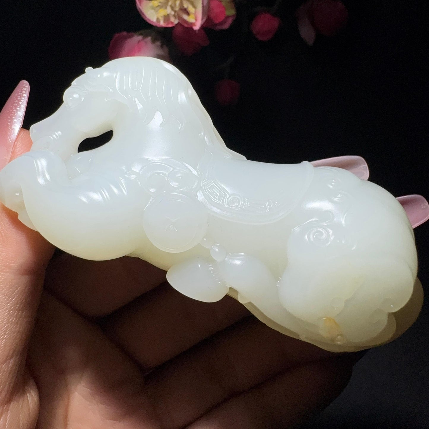 和田玉籽料手把件马到功成(114.4g)