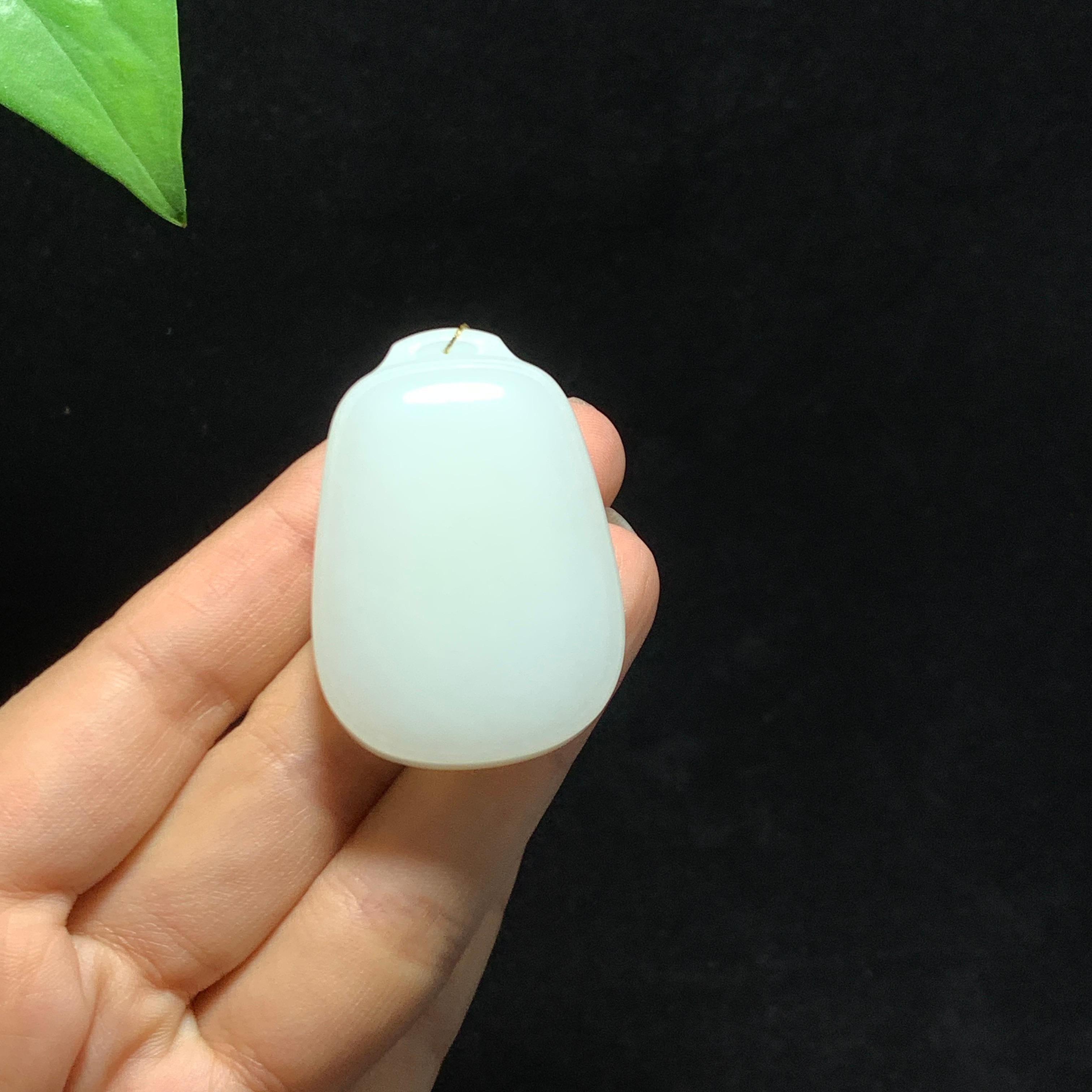 和田山料白玉无事牌挂件（38.8g） – 厚德载玉