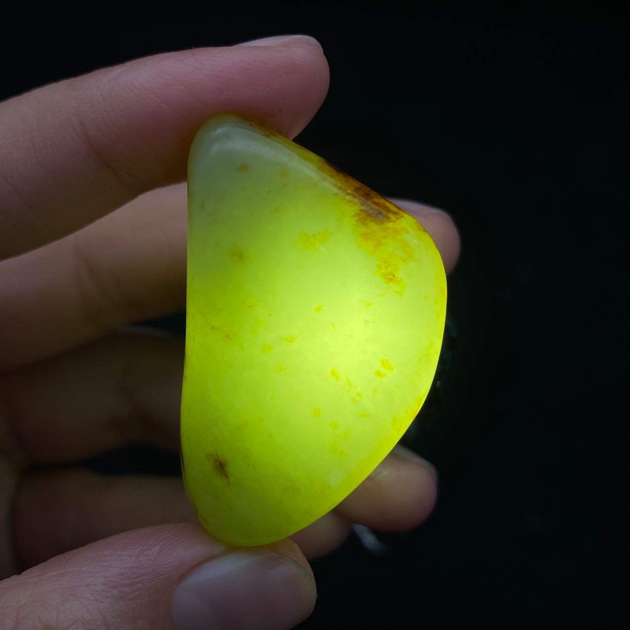 和田玉洒金皮籽料原石(26g)