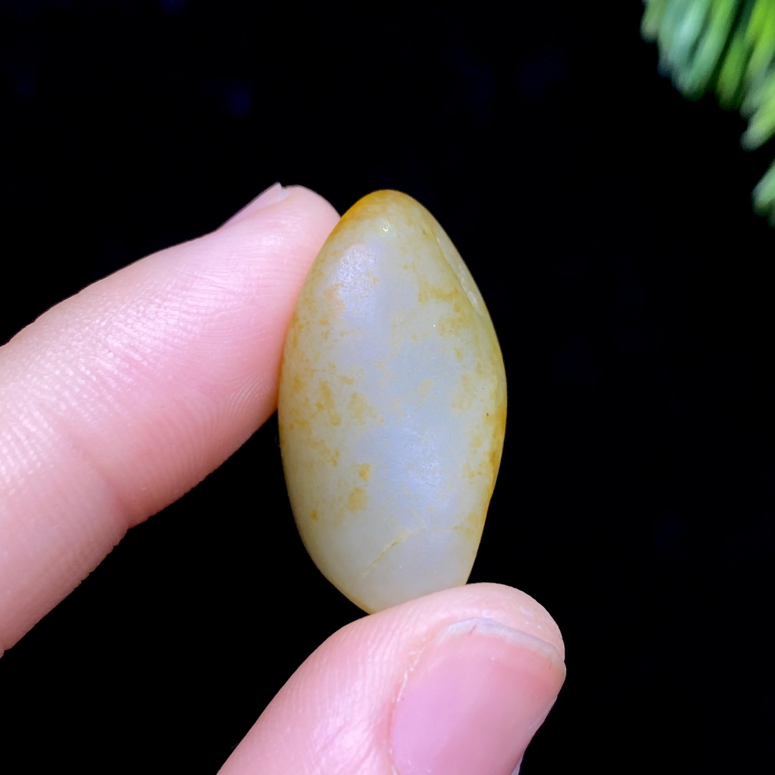 和田玉洒金皮籽料原石(6.5g)