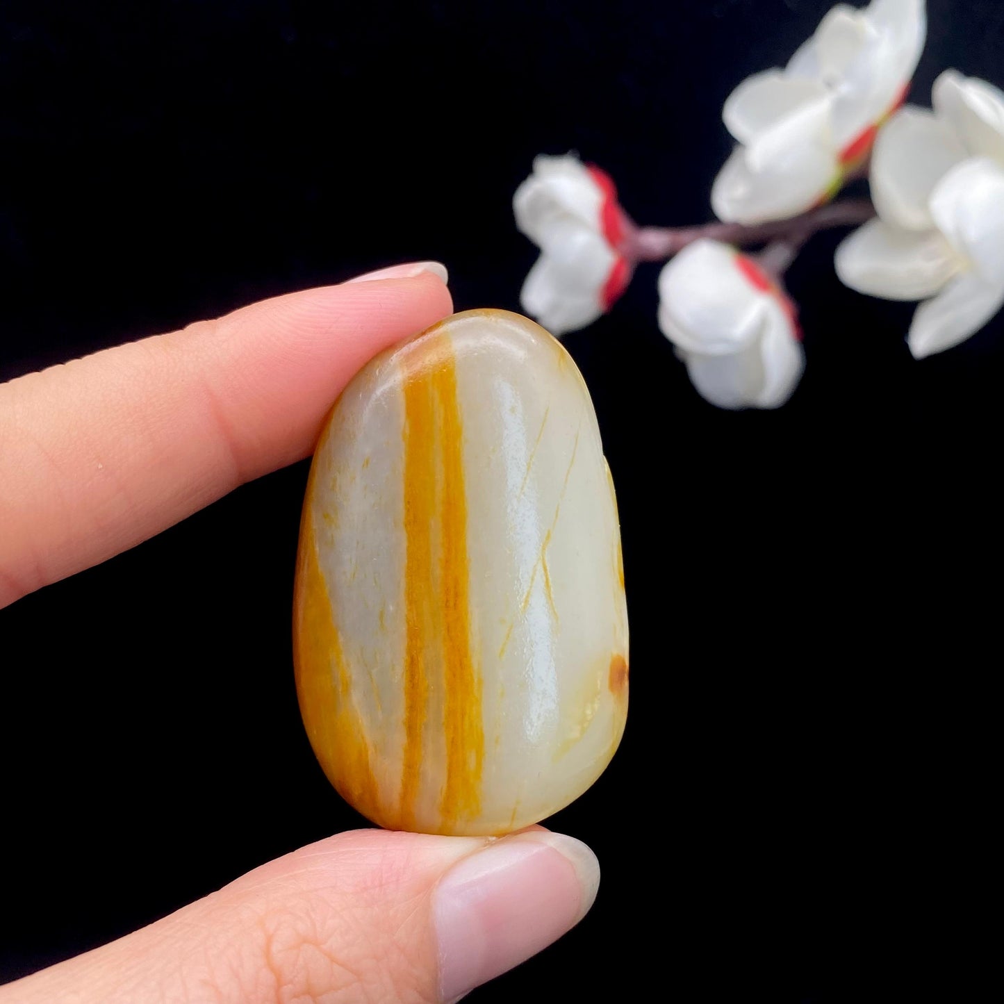 和田玉聚红皮籽料原石(31.2g)