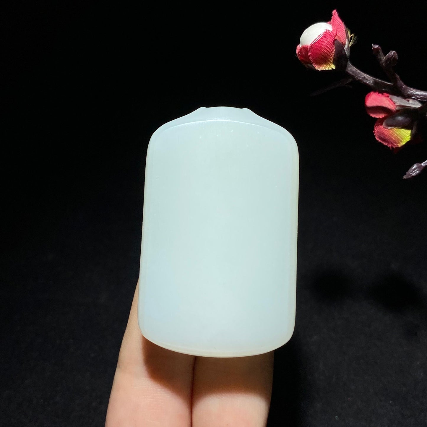 高品质和田山料羊脂白玉无事牌(54.5g)