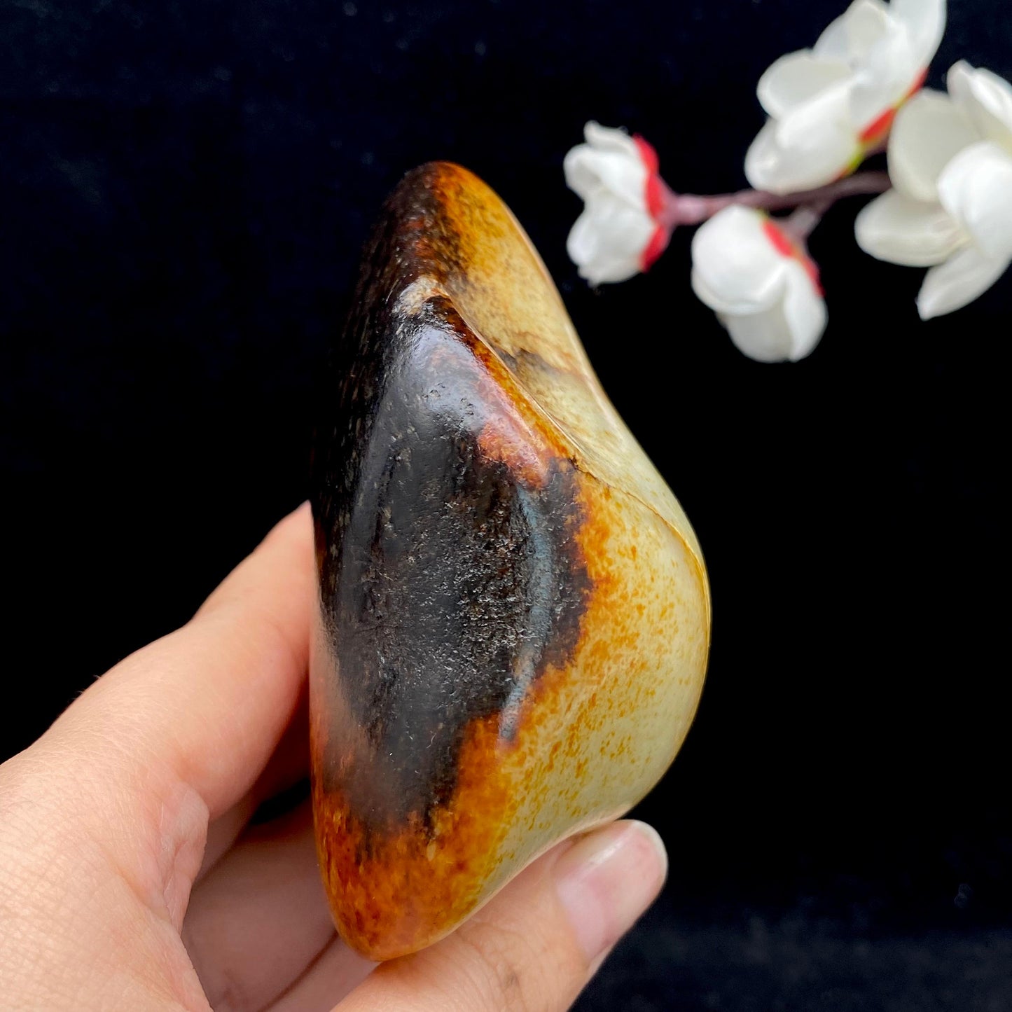 和田玉黑红皮籽料原石(356.2g)