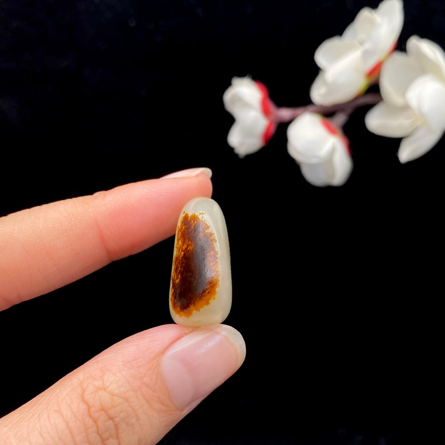 和田玉聚红皮籽料原石(9g)