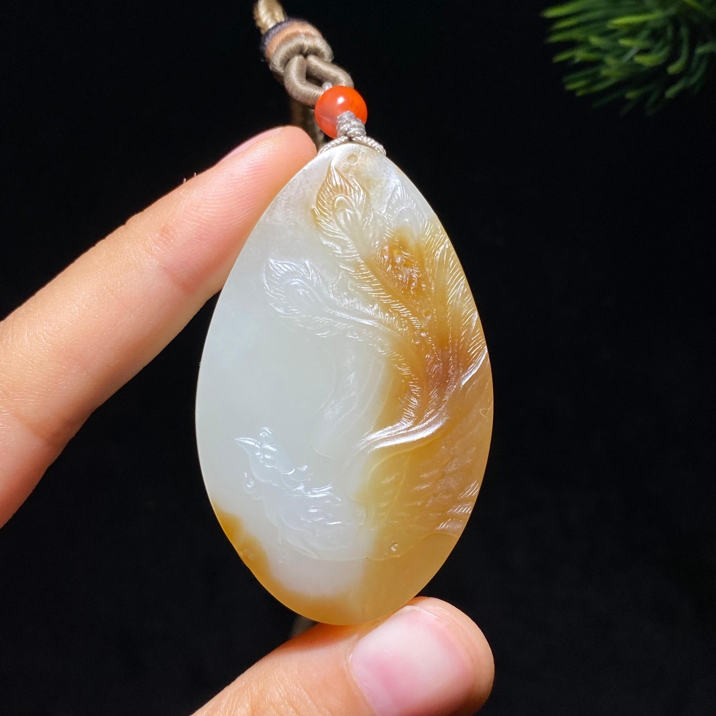 和田玉且末糖白观音(44.3g)