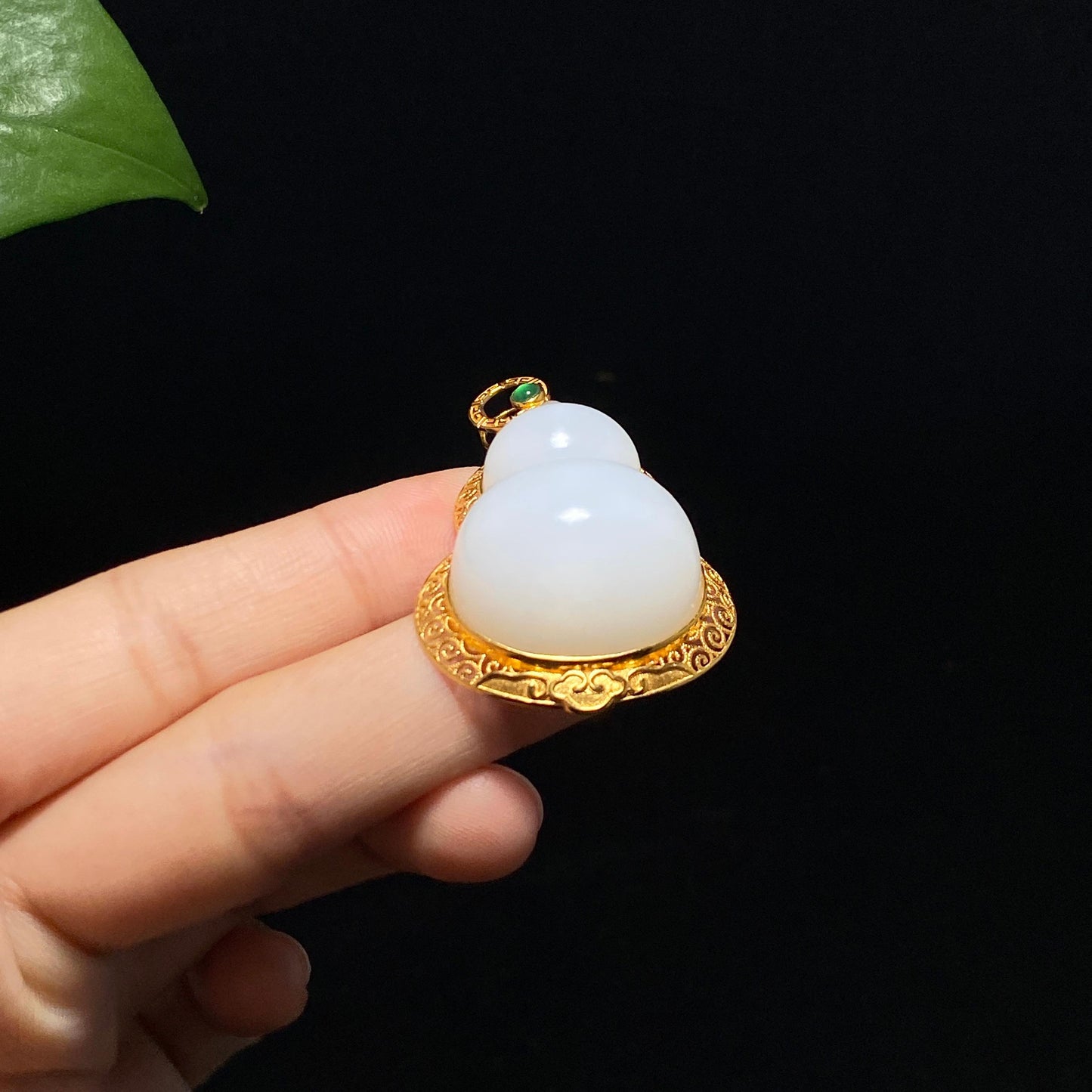 顶级和田羊脂白玉金镶嵌葫芦挂件(17.3g)
