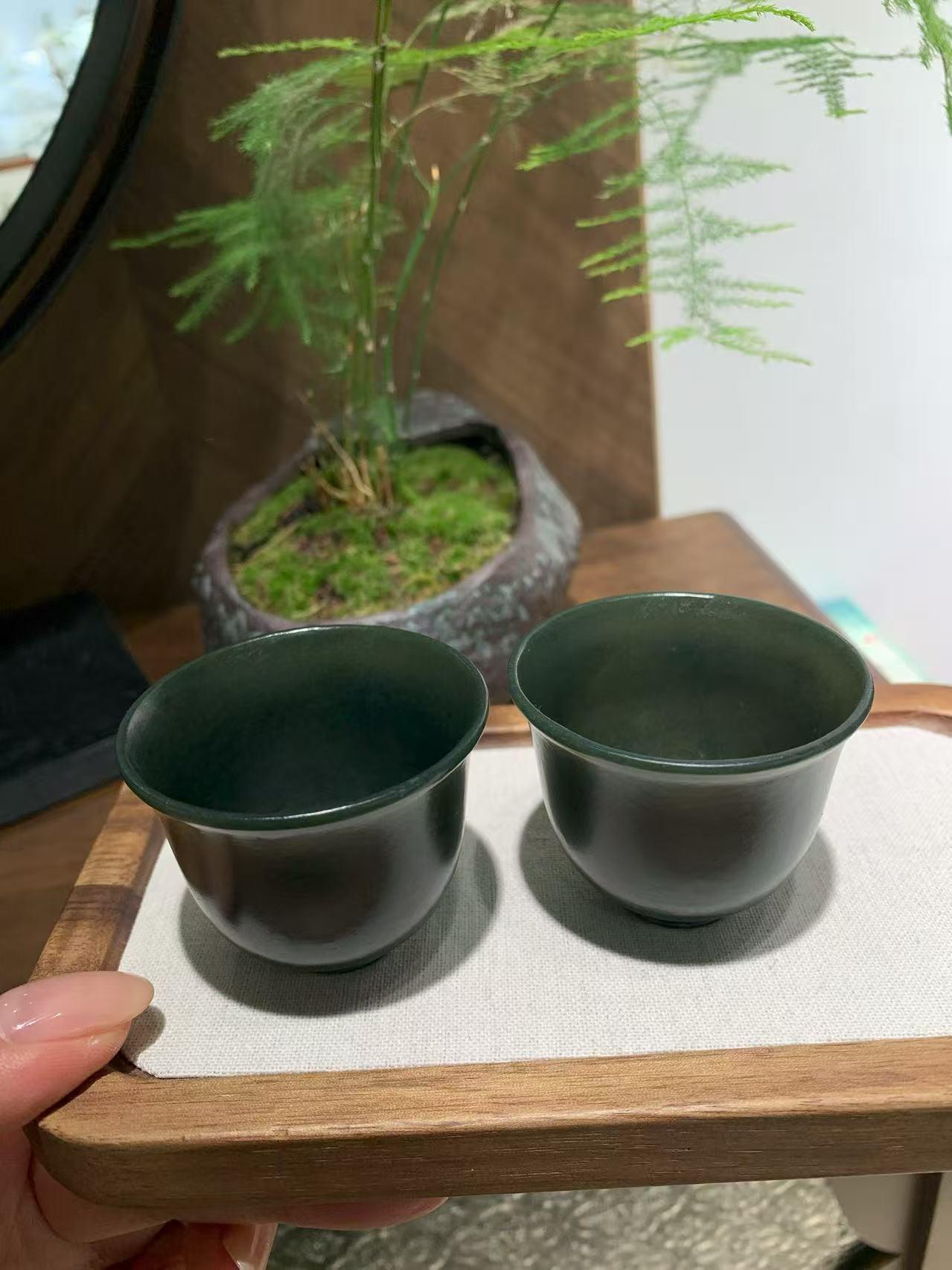 和田玉塔青茶杯【一对】(82.1g)