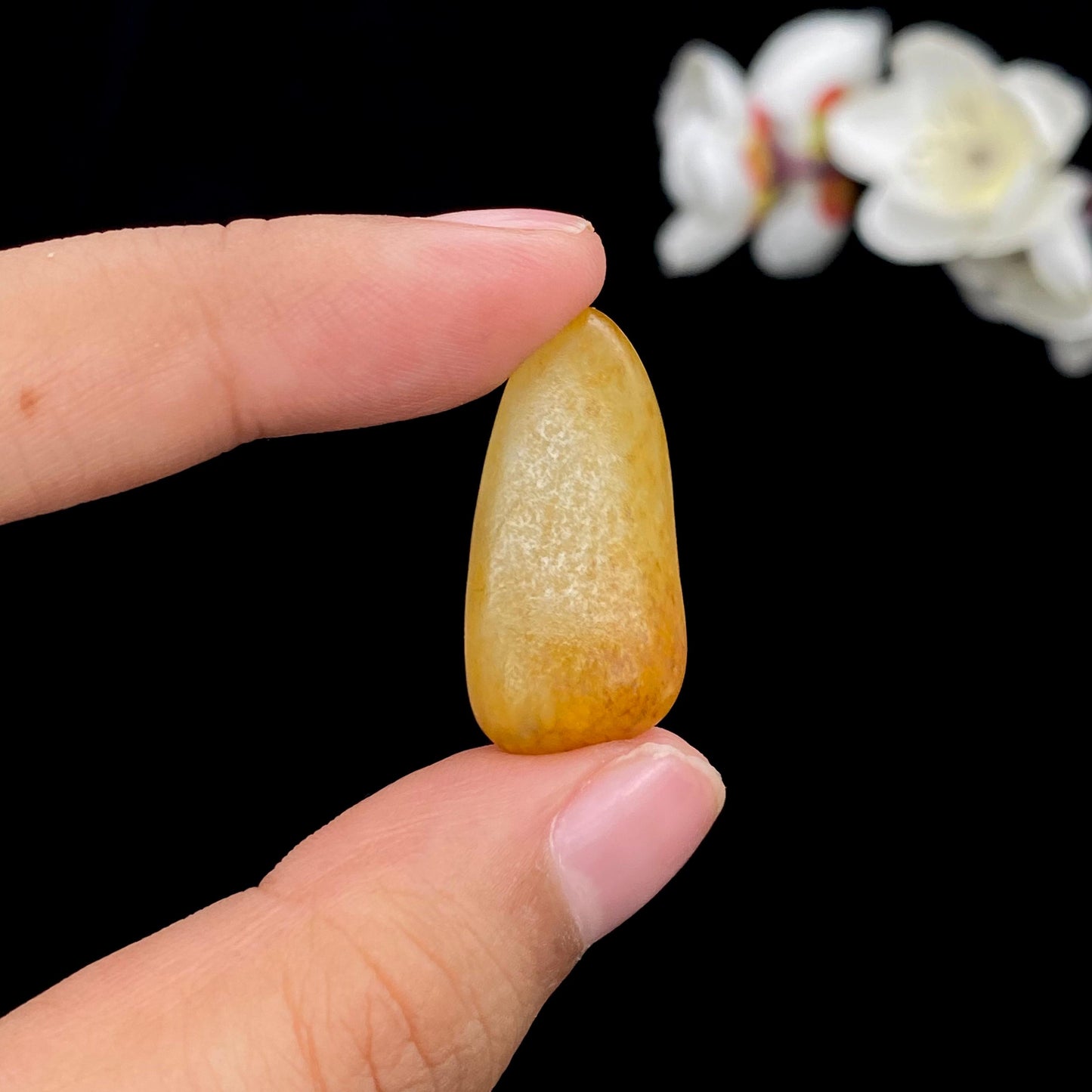 和田玉黄皮籽料原石(5.7g)