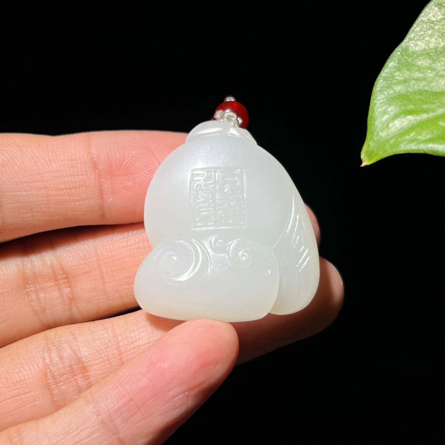 和田玉籽料洒金皮财神挂件(17.6g)