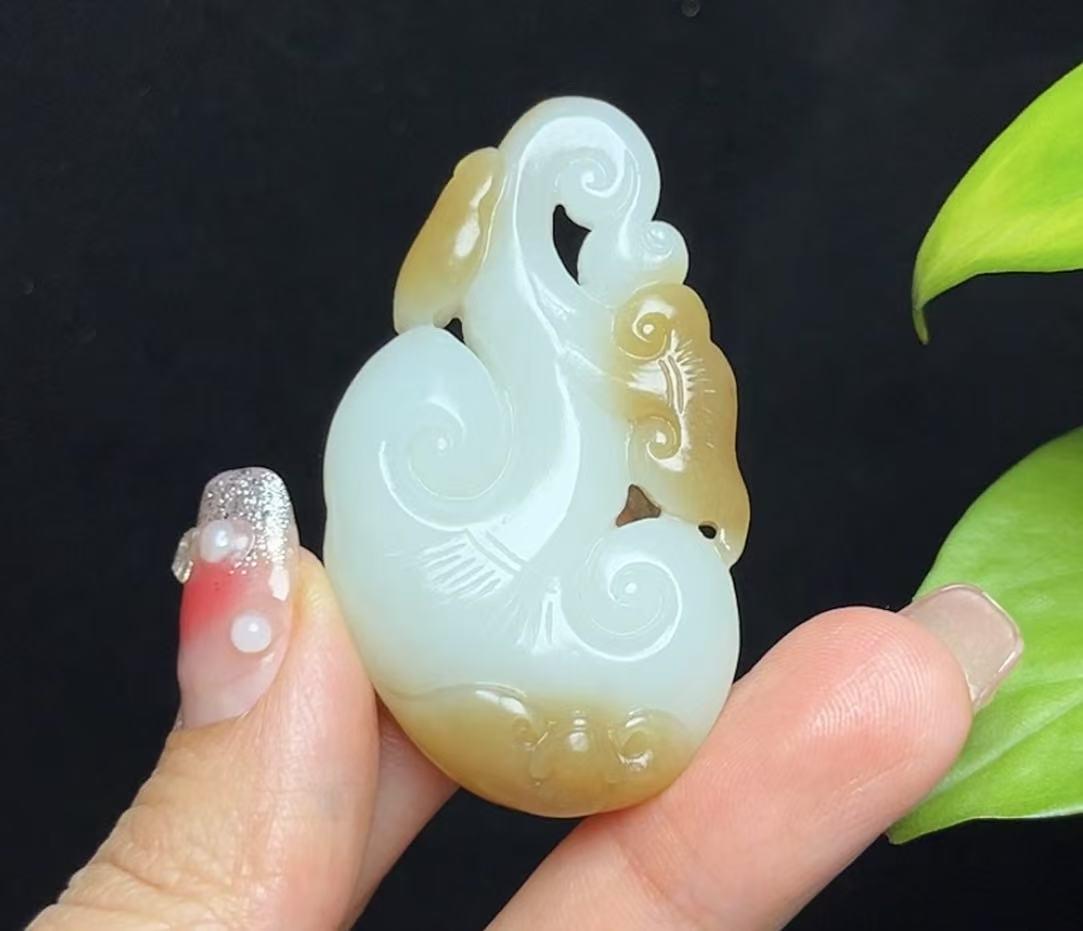 和田玉且末糖羊脂玉玉如意(22.6g)