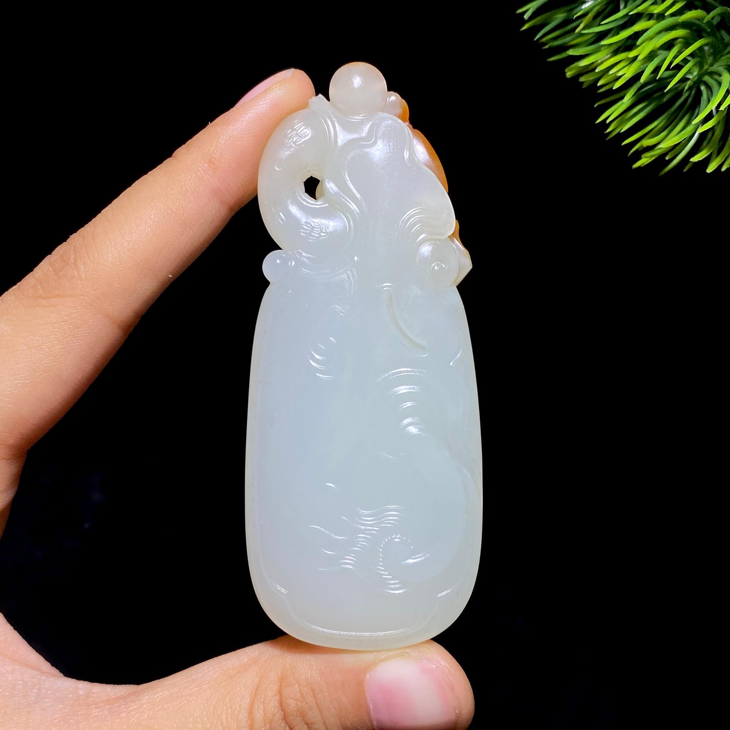 和田玉籽料龙牌(63.6g)