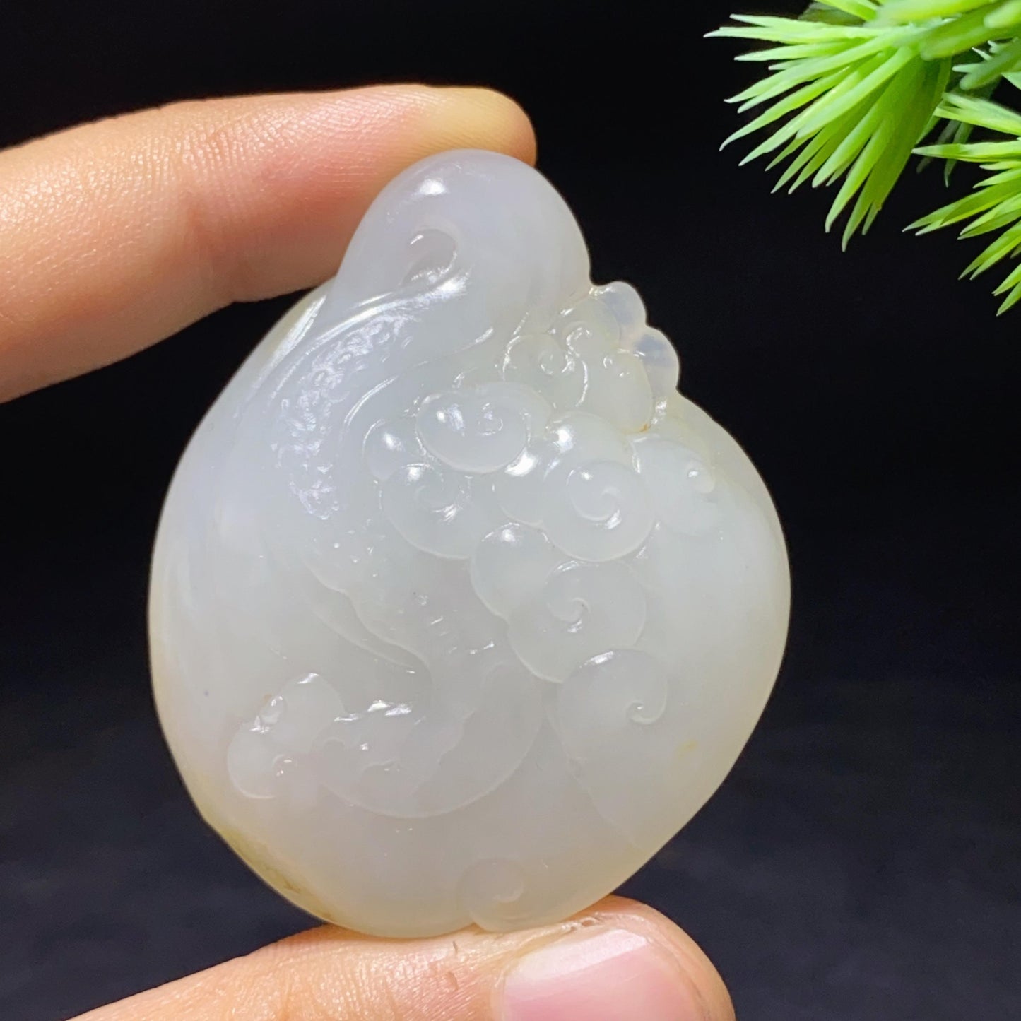 和田玉籽料龙行天下挂件(34.3g)