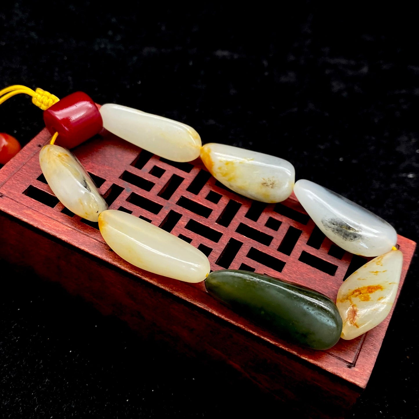 和田玉【精品多宝手串】(34.9g)