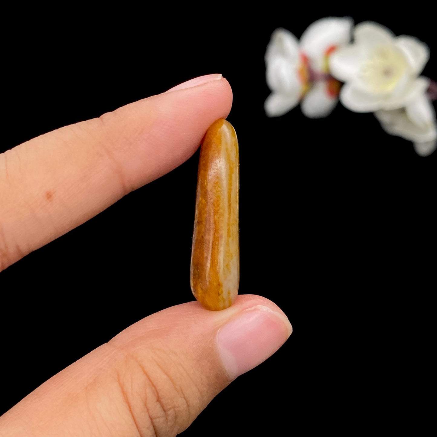 和田玉黄沁皮籽料原石(6.9g)