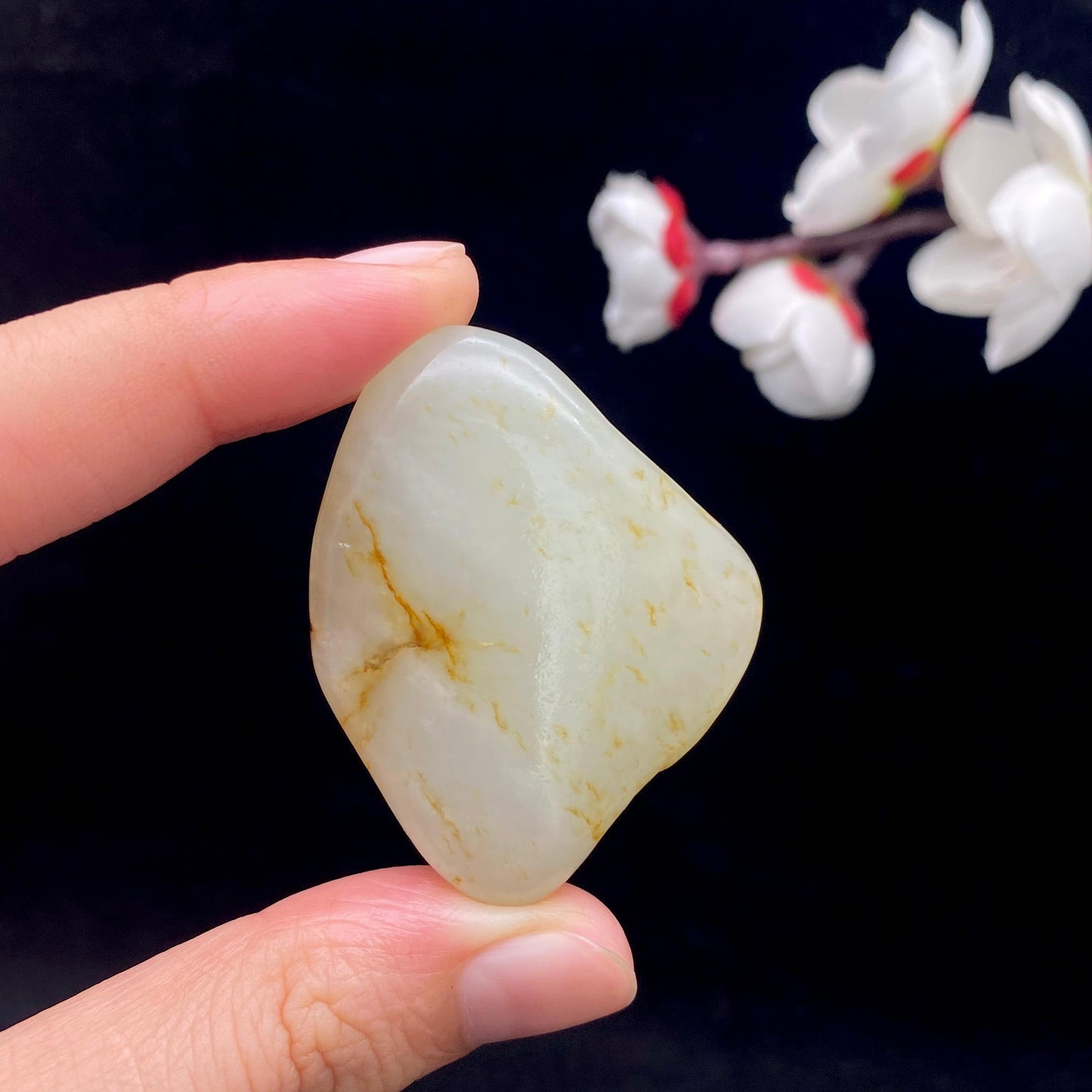 和田玉洒红皮籽料原石(33.2g)