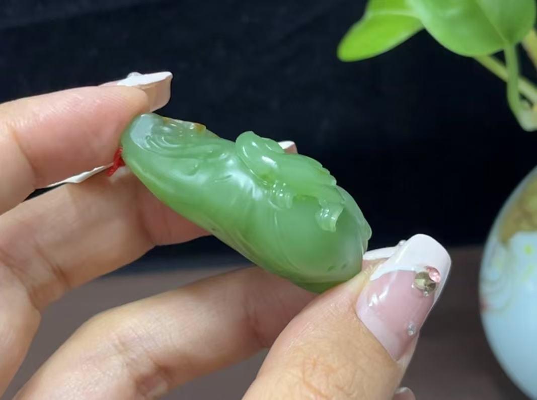 和田玉苹果绿碧玉喜上眉梢(28.3g)