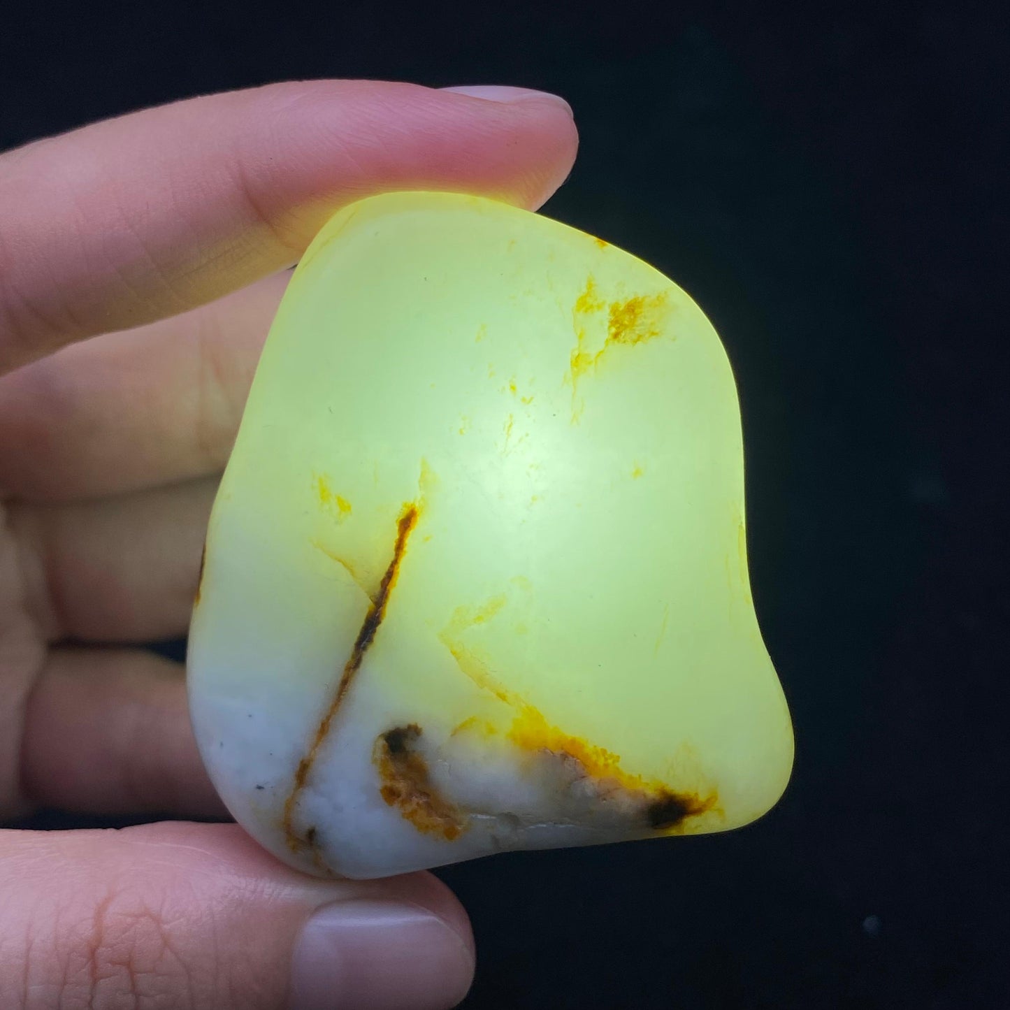 和田玉洒金皮籽料原石(68.6g)