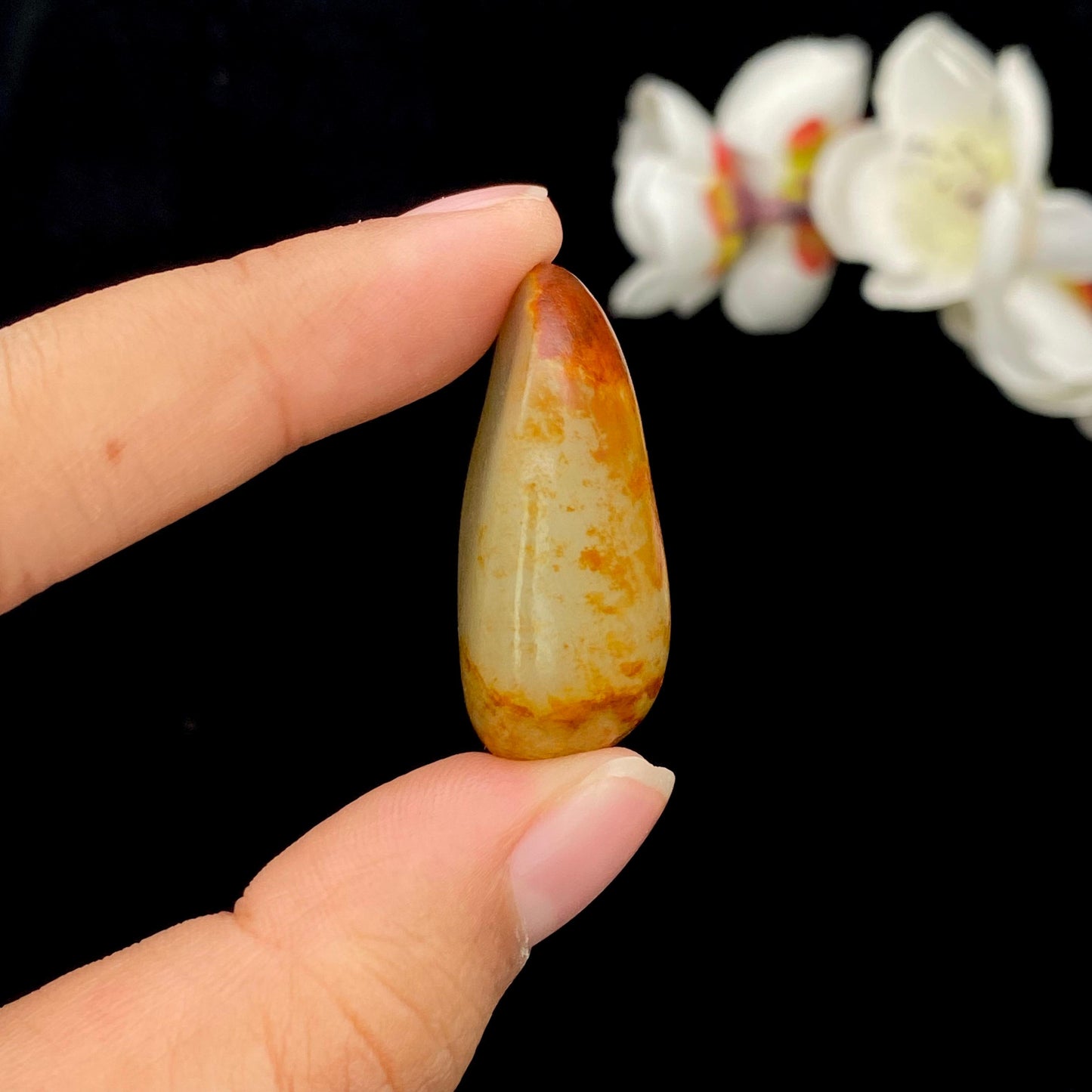 和田玉洒红皮籽料挂件(16.3g)