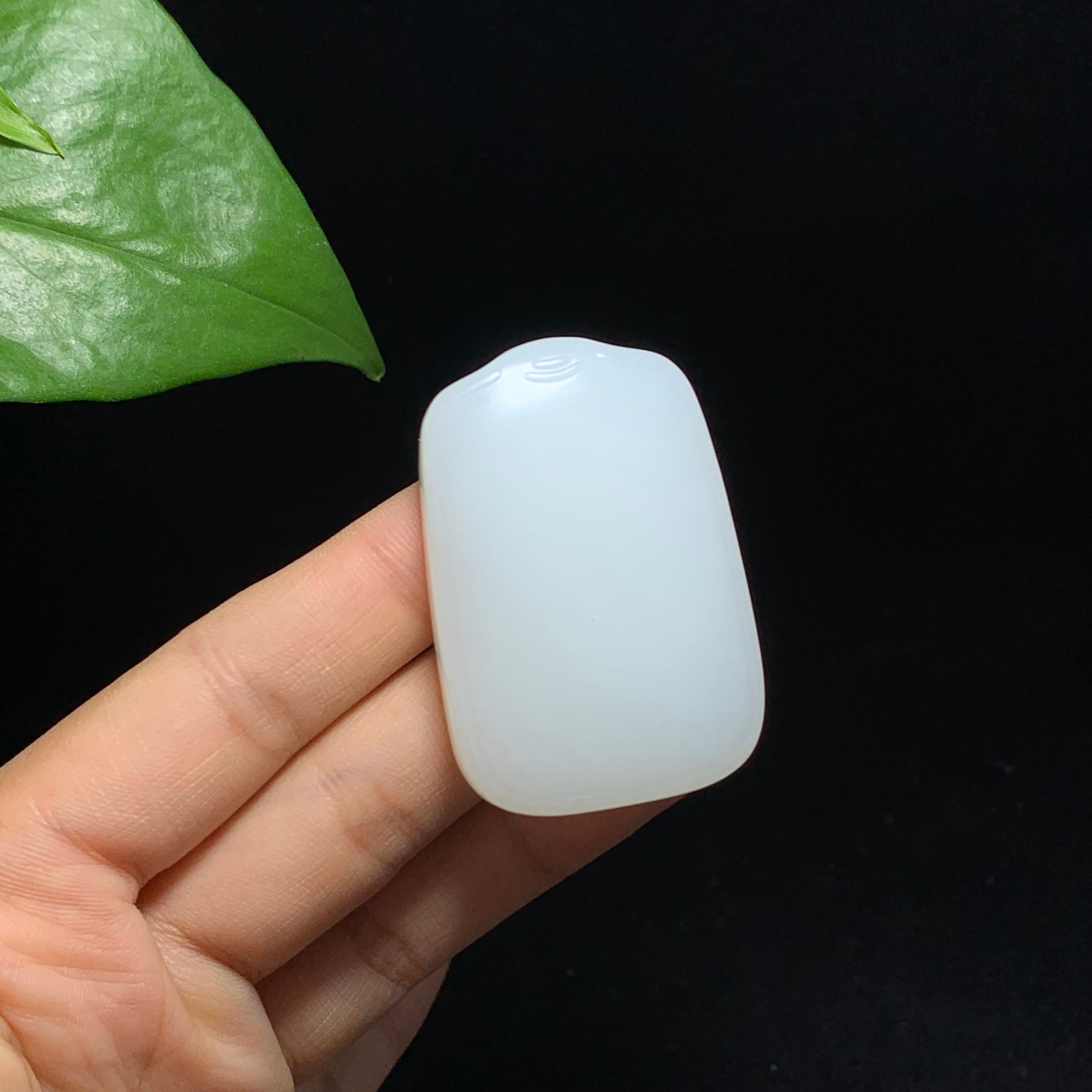 传承收藏级和田白玉籽料无事牌(37.8g)