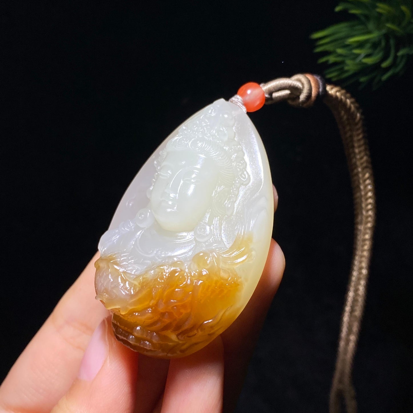 和田玉且末糖白观音(44.3g)