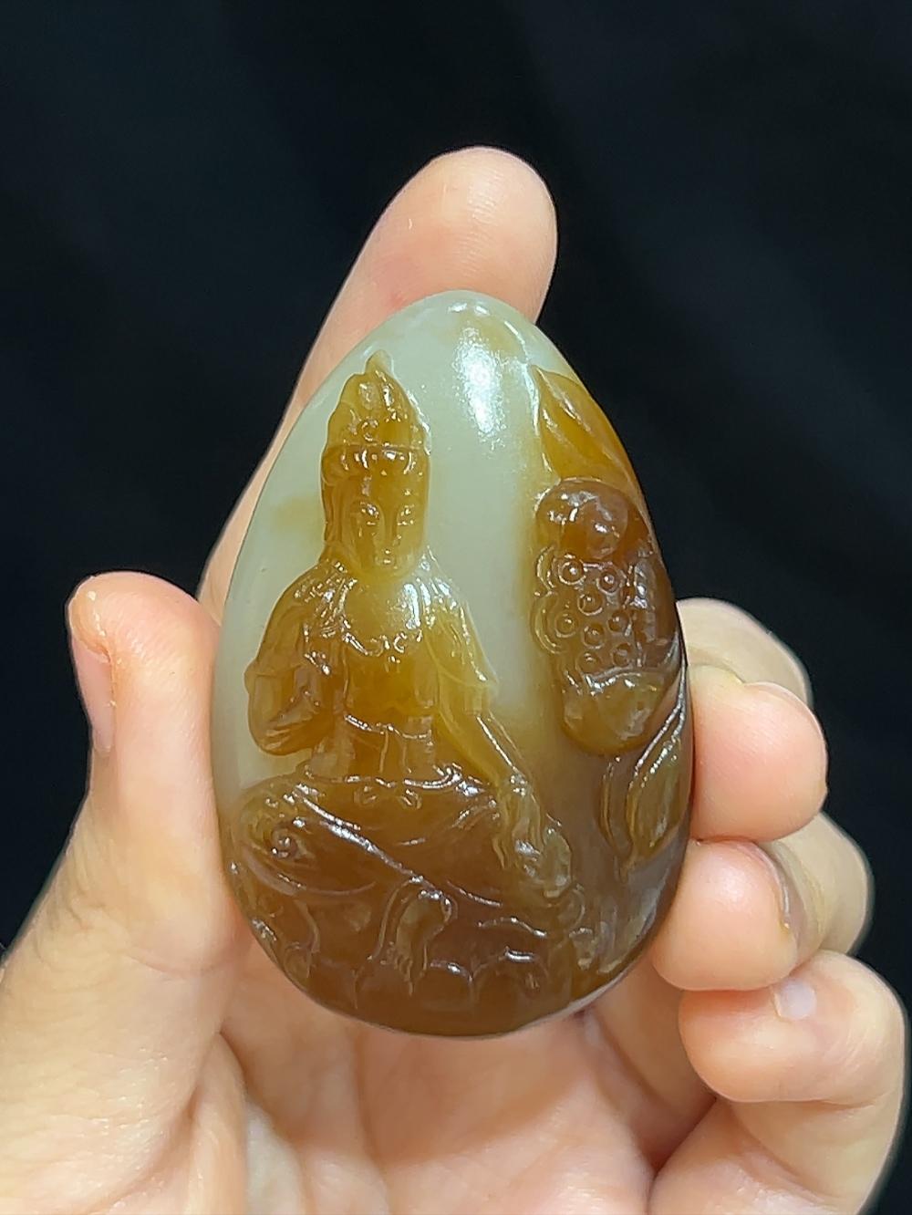 和田玉且末料糖白观音(40.3g)