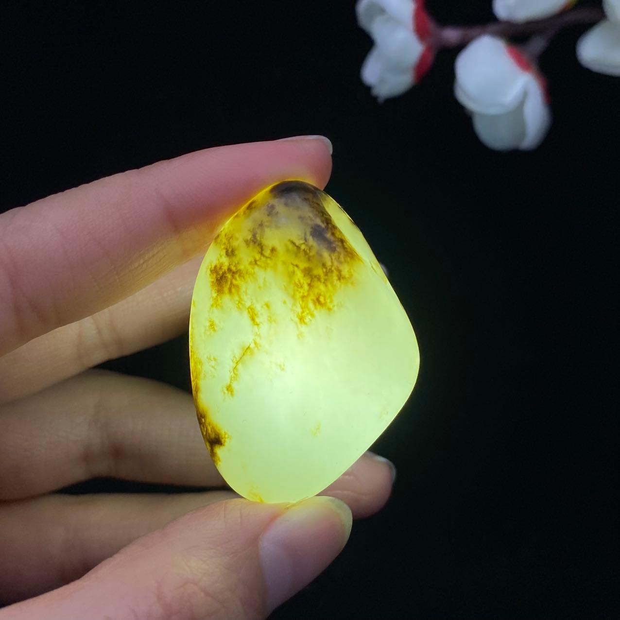 和田玉秋梨皮籽料原石(24.3g)