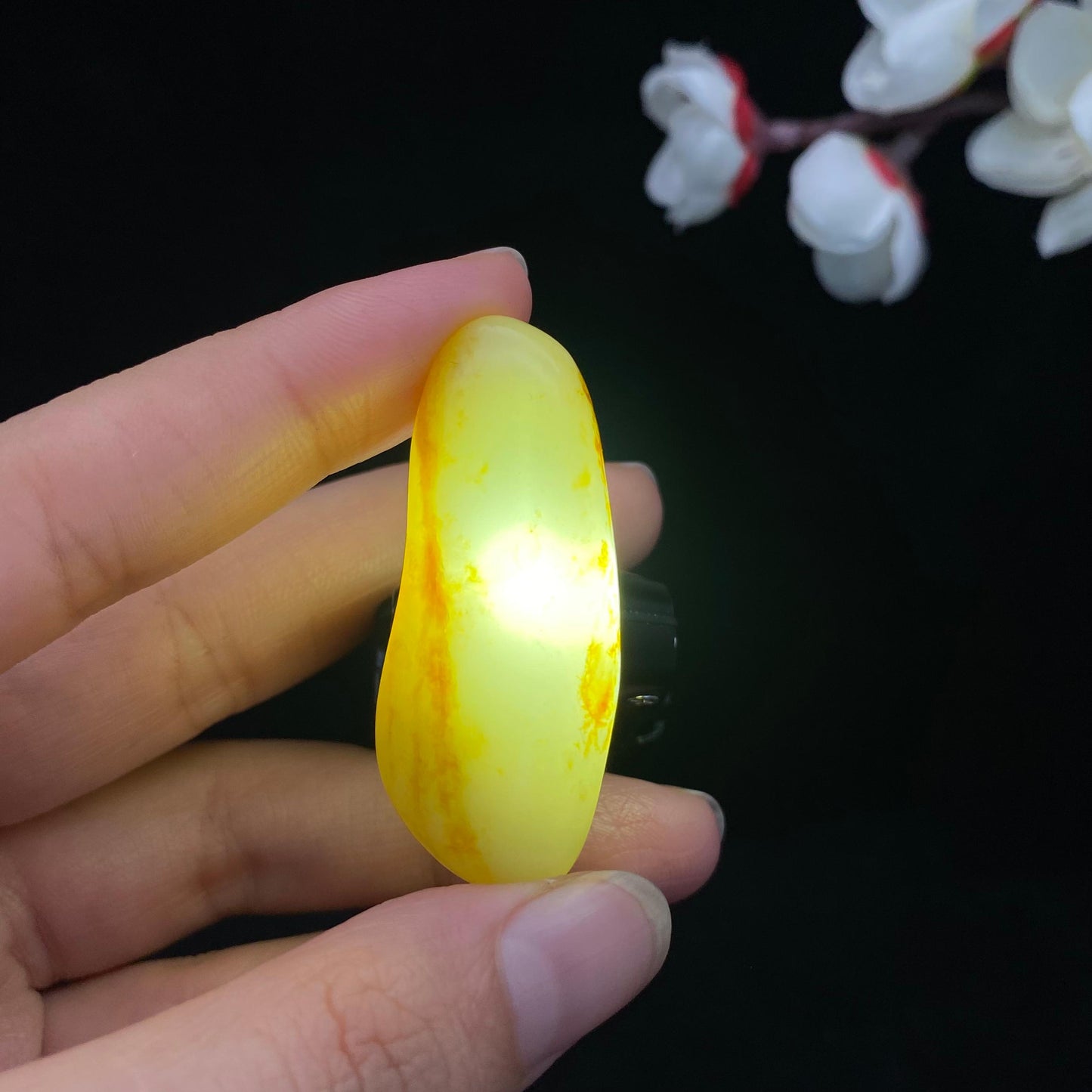 和田玉洒金皮籽料原石(12.7g)