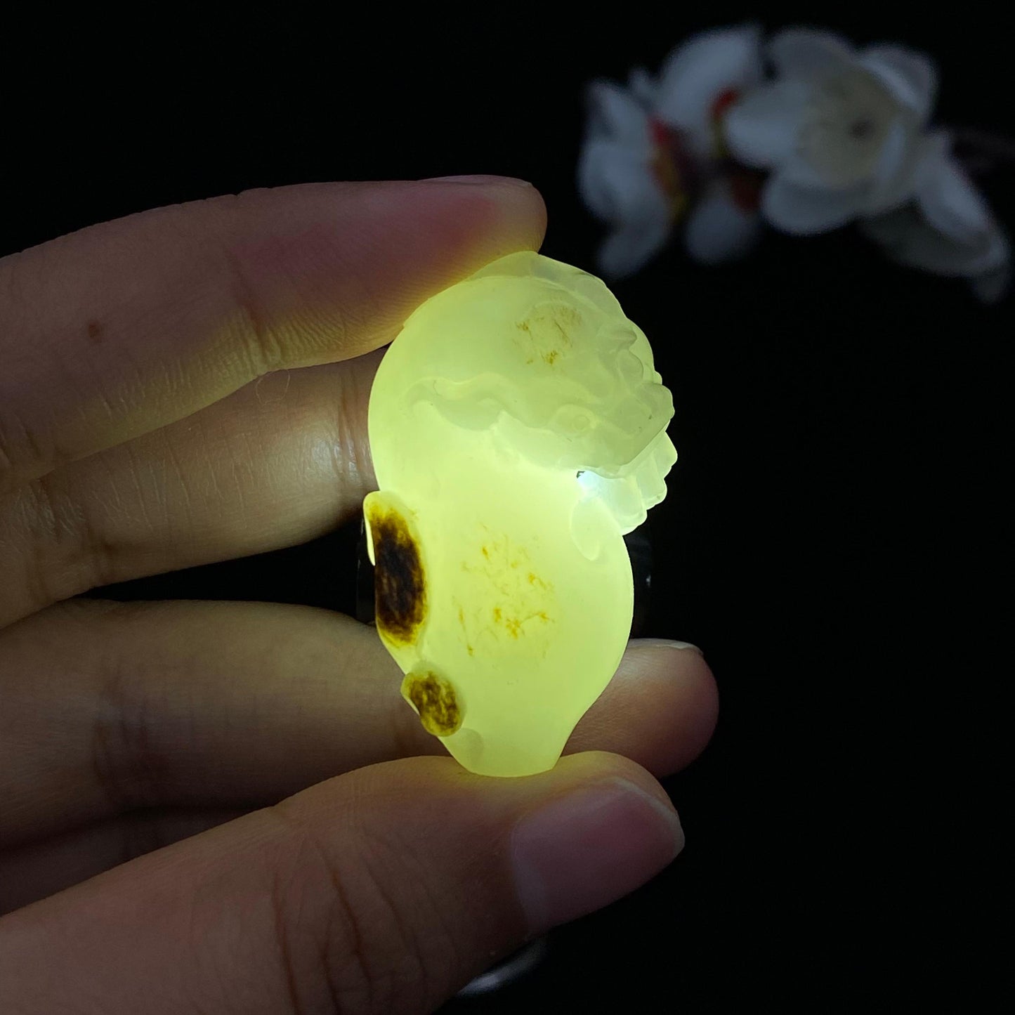 和田玉籽料【回头貔貅】(22.2g)