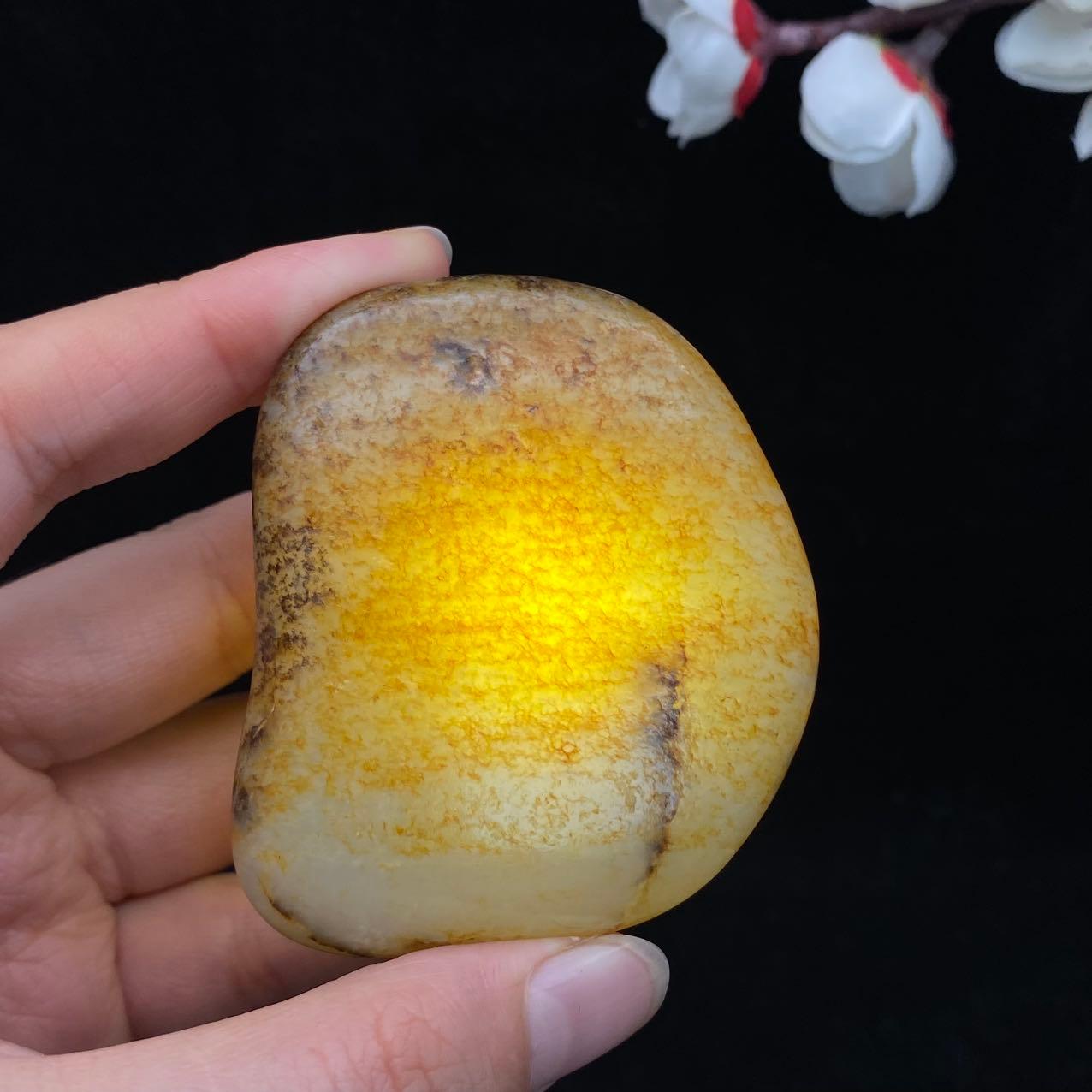 和田玉洒金皮籽料原石(89.7g)