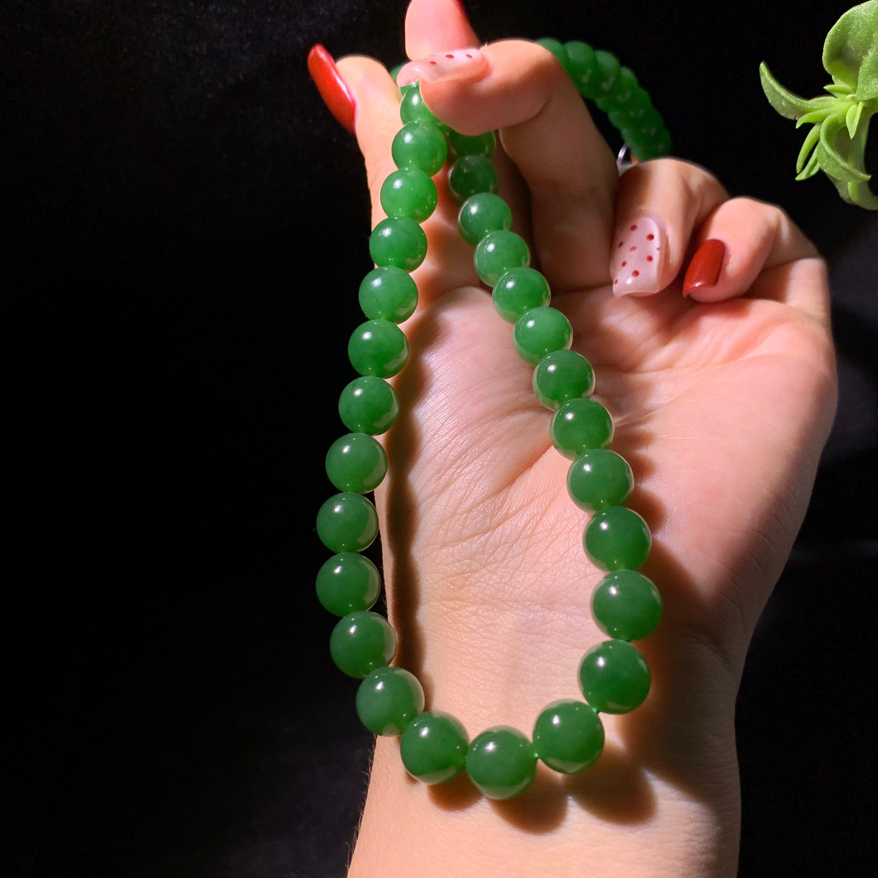 收藏级碧玉阳绿圆珠项链(71.6g)