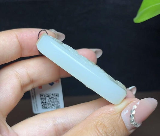 新疆和田玉且末料羊脂玉大势至菩萨（40.6g）