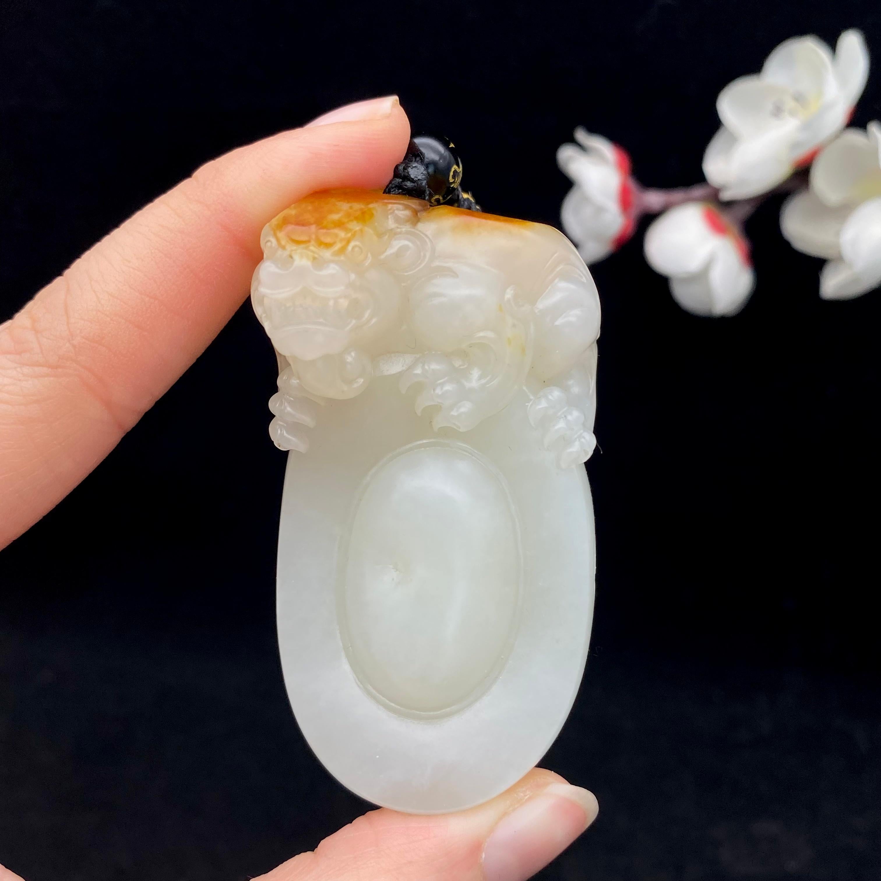 和田玉籽料【貔貅】手把件（101.6g）