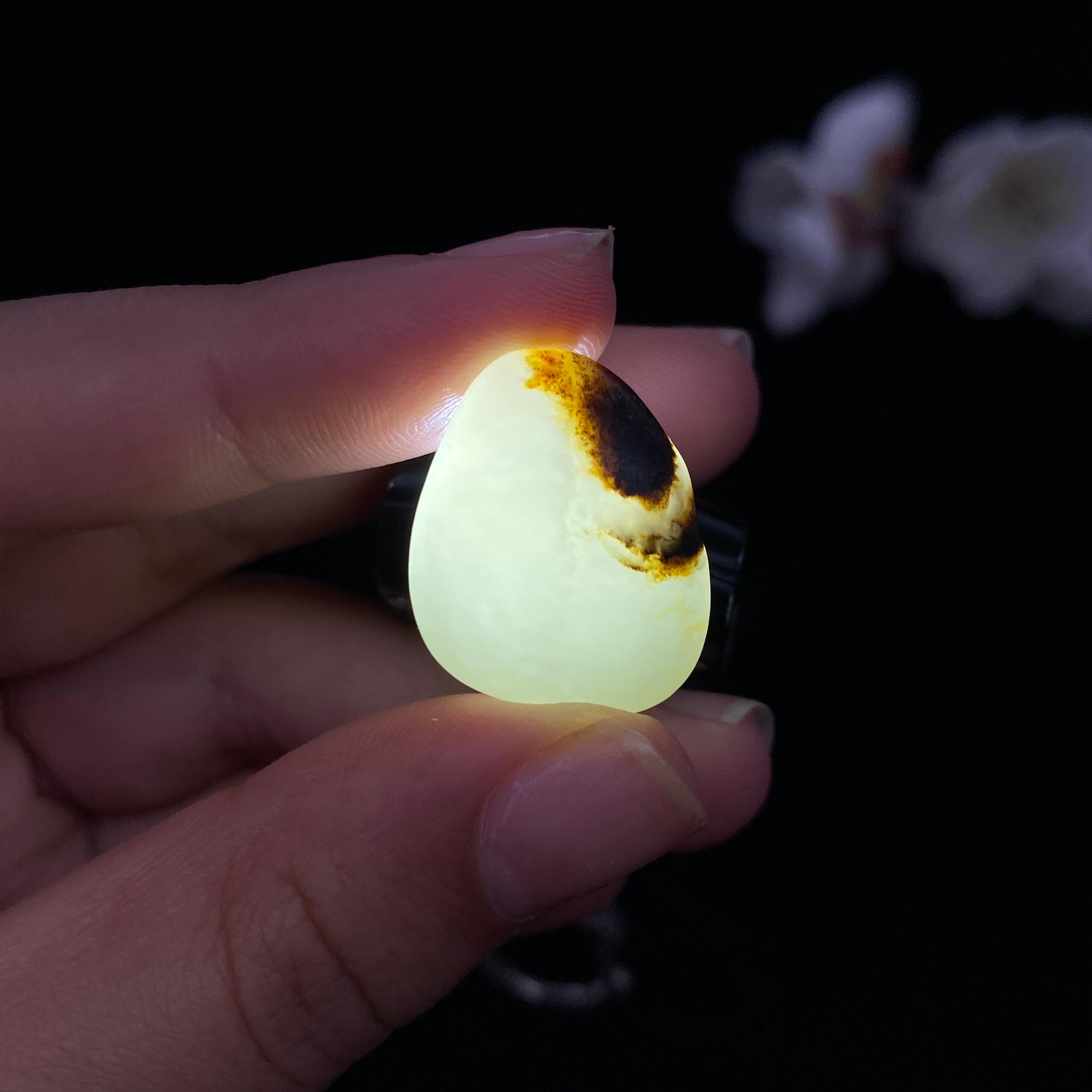 和田玉聚黑皮籽料吊坠籽（5.4g）