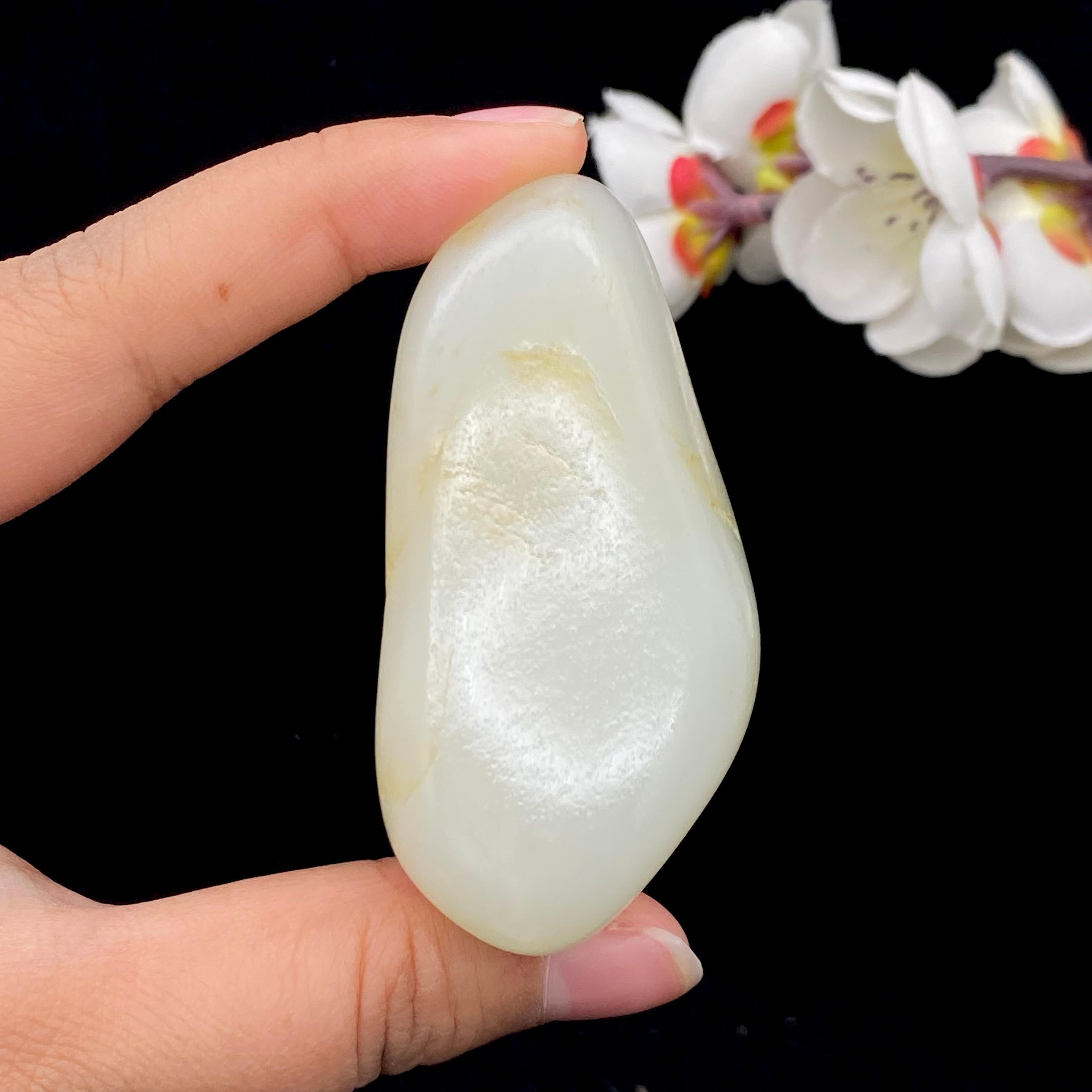 和田玉黄皮籽料手把件（129.6g）