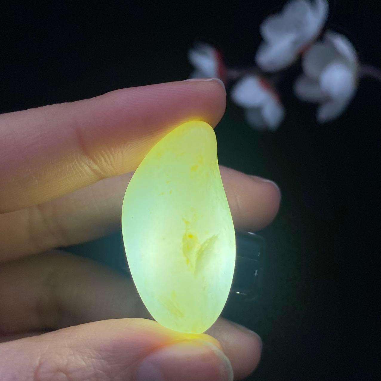 和田玉洒金皮籽料（9.8g）