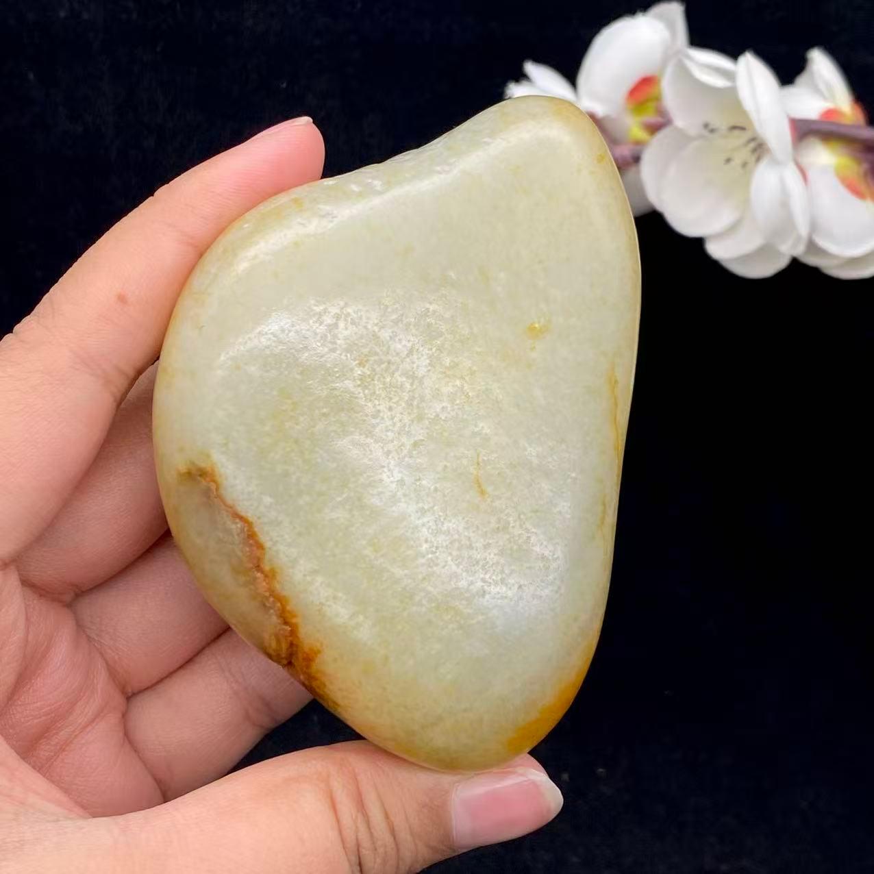 和田玉洒金皮青花底籽料（283.8g）