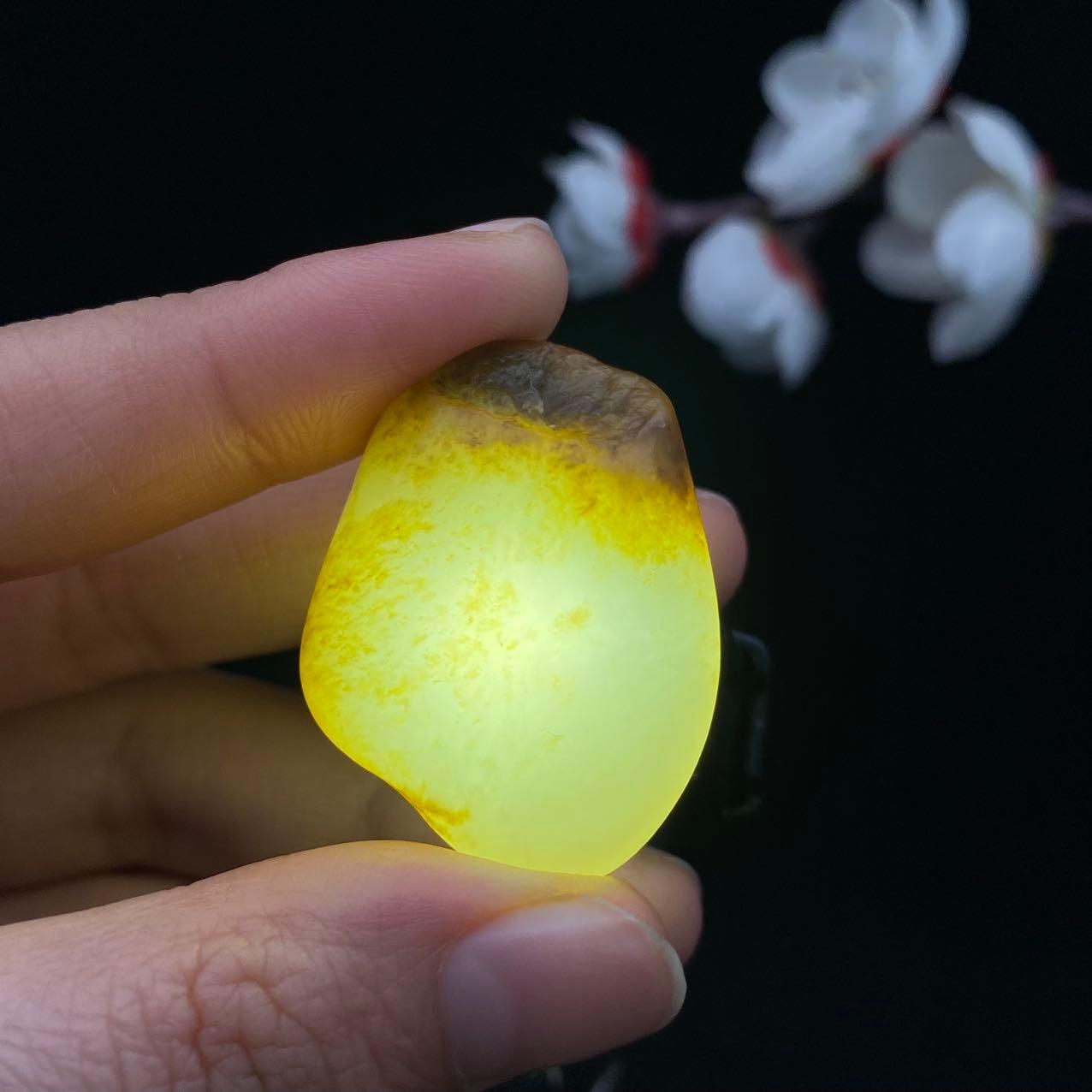 【超值推荐】和田玉秋梨皮籽料（12.5g）